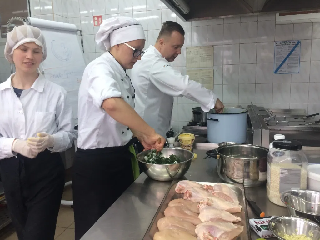 Warsztaty kulinarne, Dania z drobiu w kuchni międzynarodowej 